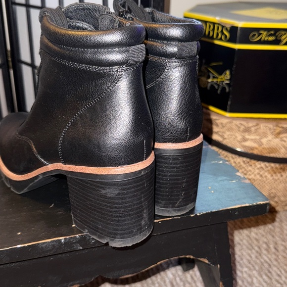 Naturalizer Black Lace Up Boots - Picture 3 of 6